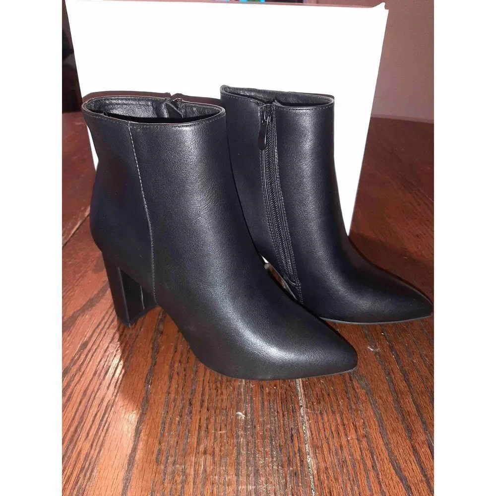 New Size 5.5 Dream Pairs Black PU Sianna-1 Chunky Heel Ankle Boots Booties